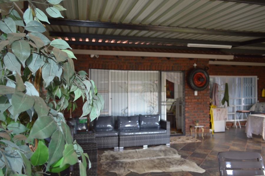 6 Bedroom Property for Sale in Doringkruin North West